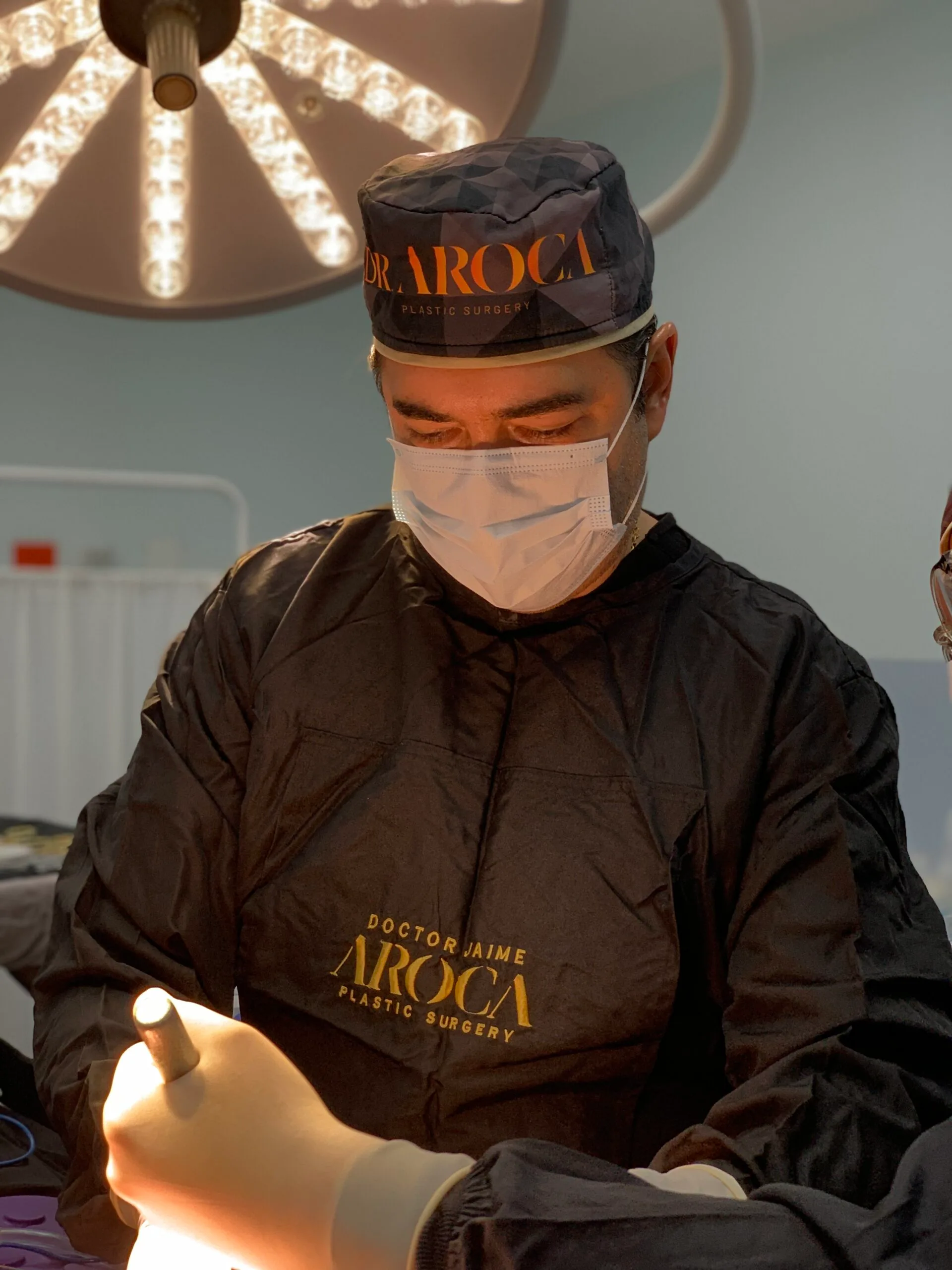 Dr Jaime Aroca, Cirujano Plástico